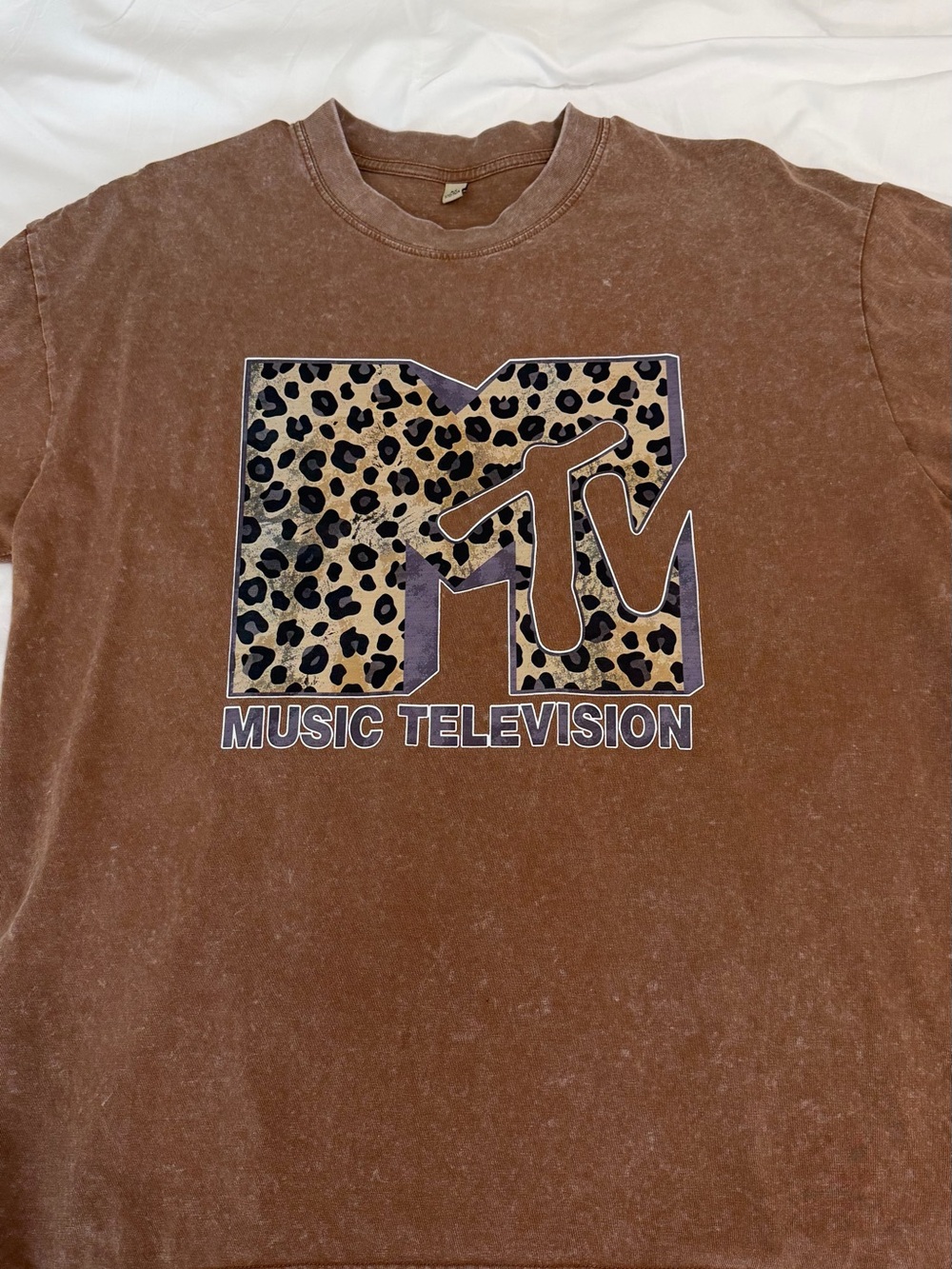 MTV Brown T‑Shirt with Leopard Print Logo
